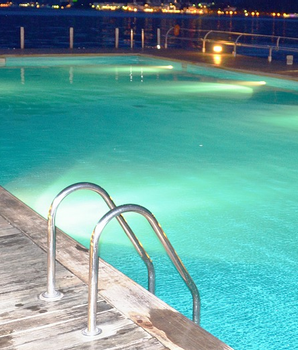 Hovedbilde BASSENG BELYSNING